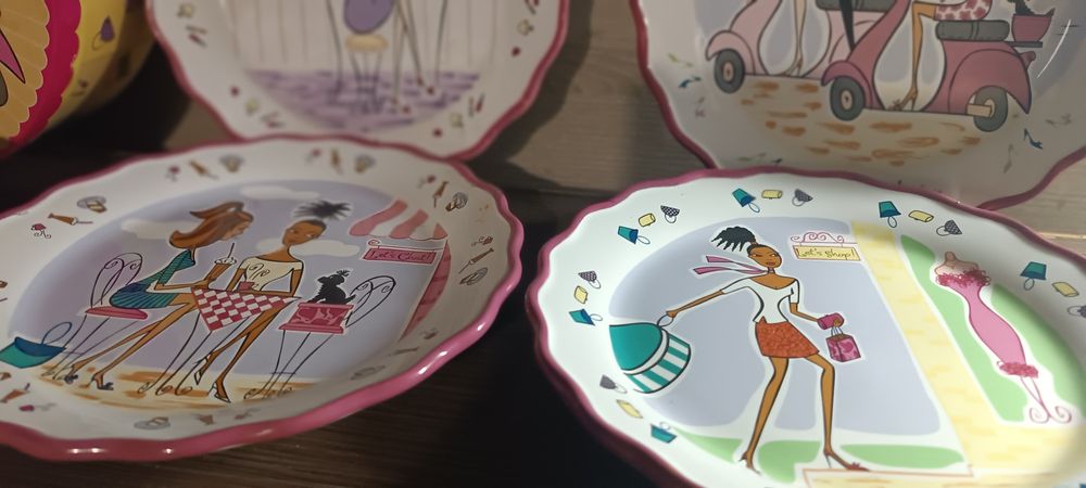 Коллекция  тарелок "Подружки"