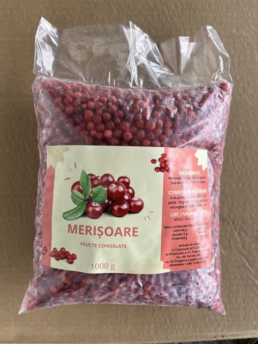 Vand mure de padure, afine rosii ( merisoare ) zmeura, capsuni,coacaze