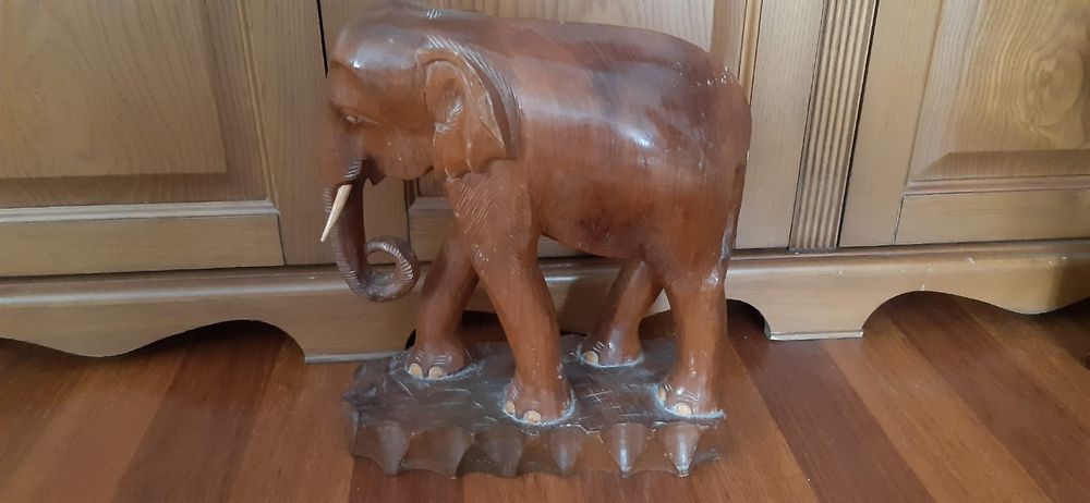 Elefant din lemn scluptat manual, Vintage