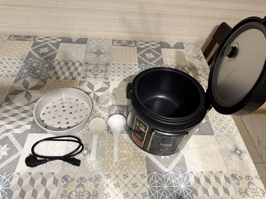 Мультиварка Redmond RMC-M52