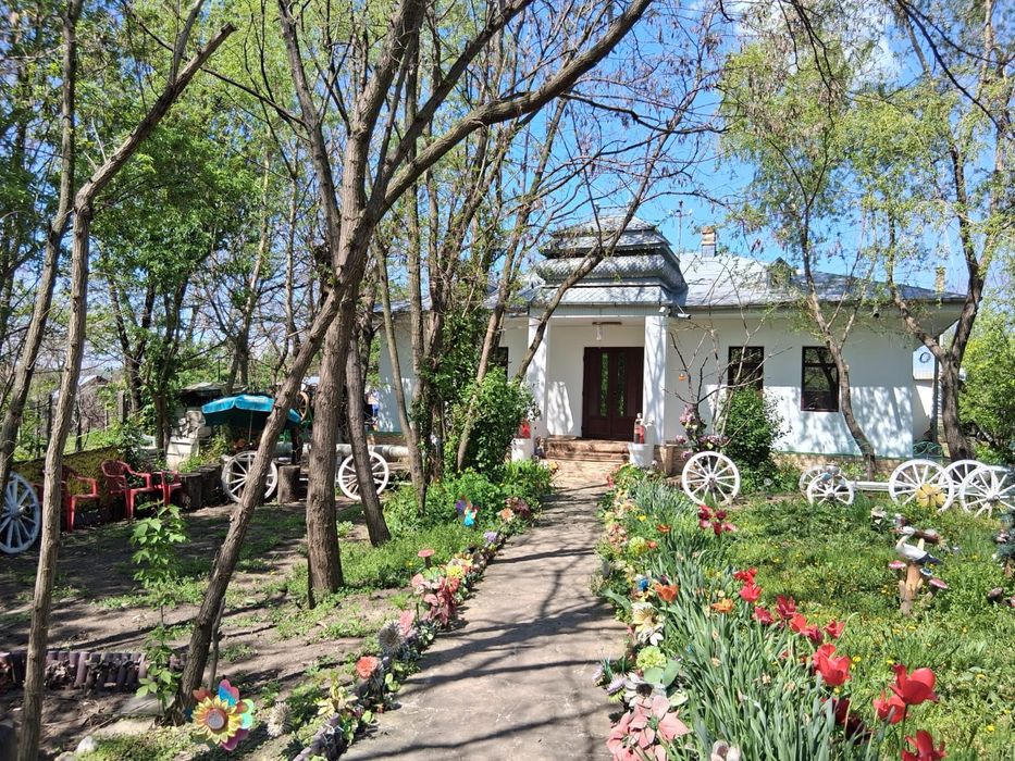 Casă de vânzare URGENT în Zorleni – zonă centrală