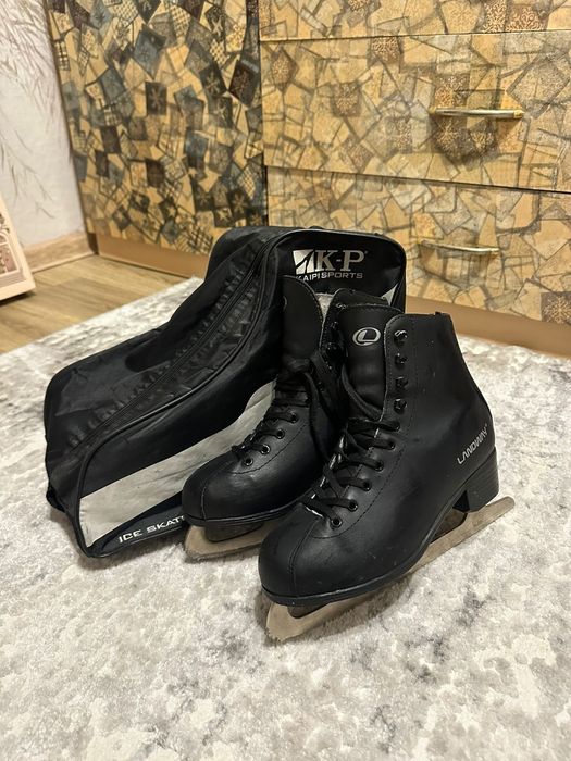 Продам коньки фигурные