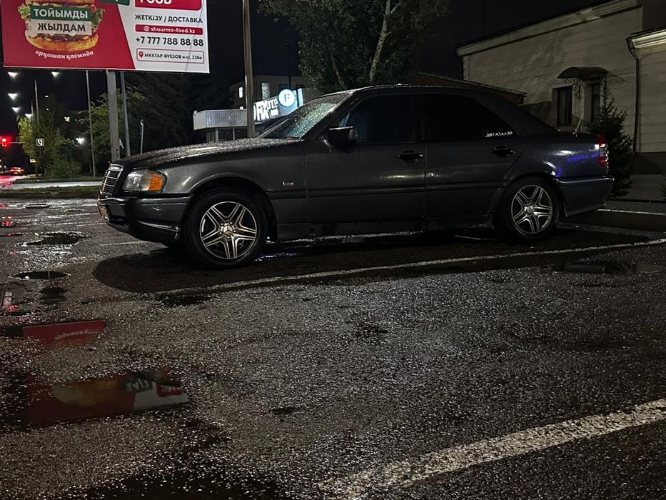 Продам мерседес с180