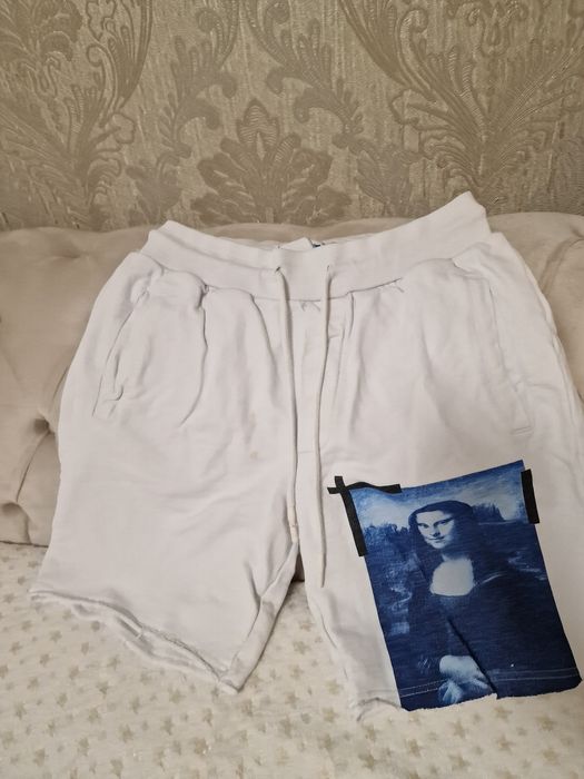 Pantaloni scurti off White M