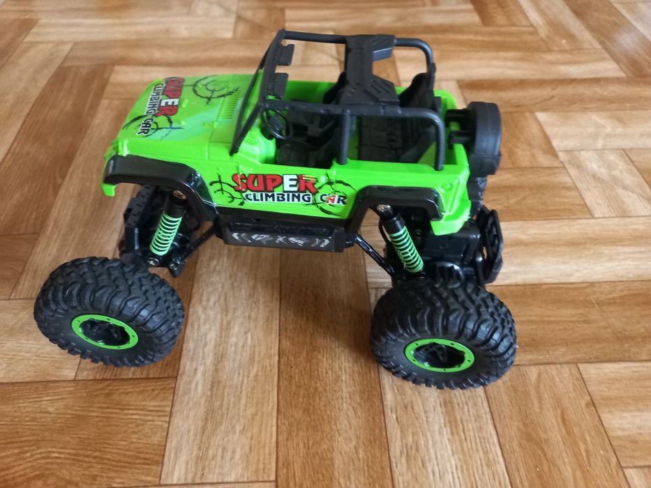 Детская машинка большая.