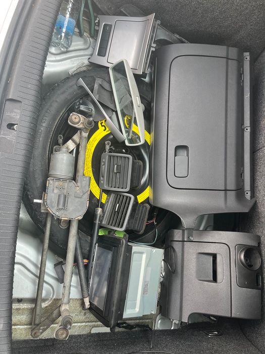 Golf 5 1.6 fsi останали части