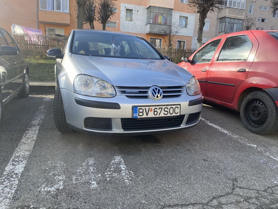 Vând glof 5 an 2009 motor de 1.9 pretul 2500