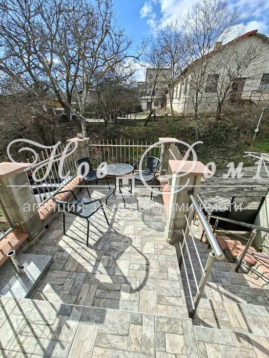 Прекрасна къща в сърцето на Аспарухово