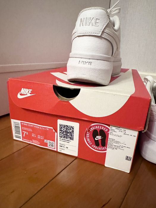 Nike кроссовки Оригинал Новые