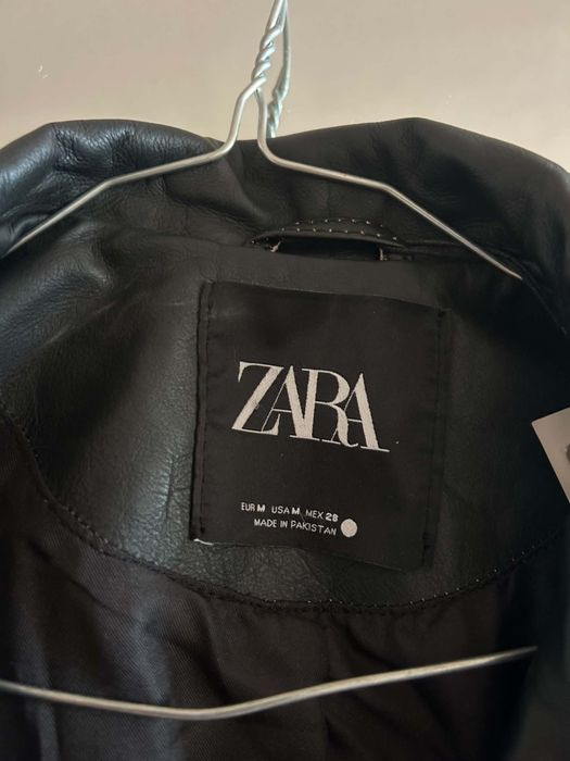 Vând Geaca Zara noua