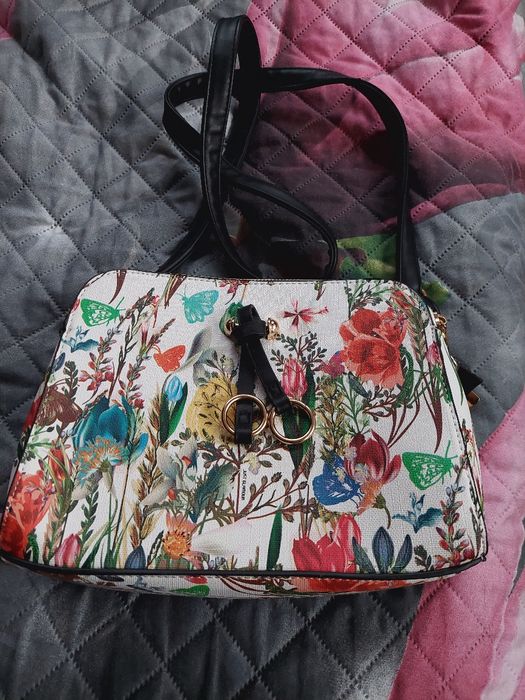 Чанти с дълга дръжка