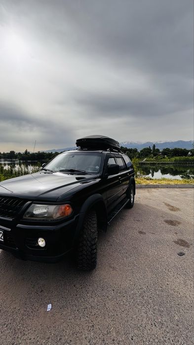 Montero sport 2002 года
