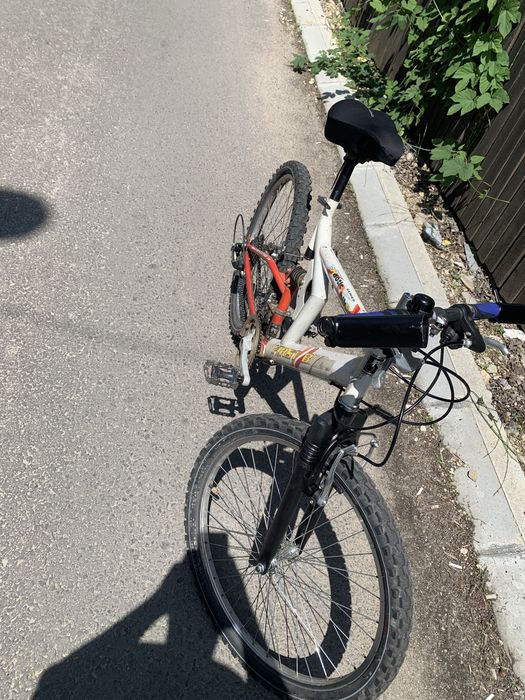 Vând bicicleta pe 24 in perfecta stare de functionare