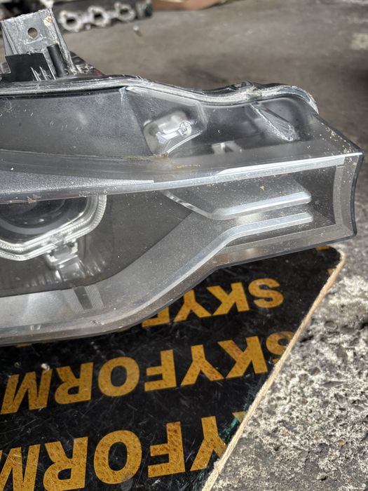 Bmw F30 Bi xenon Десен фар със завиване Би ксенон