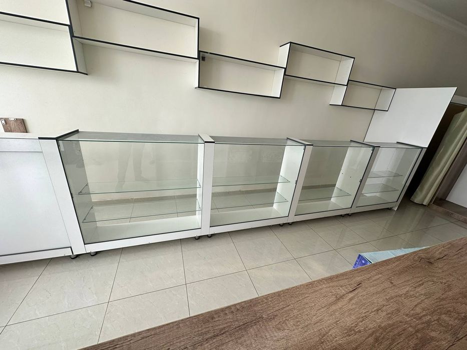 Витрина сотилади