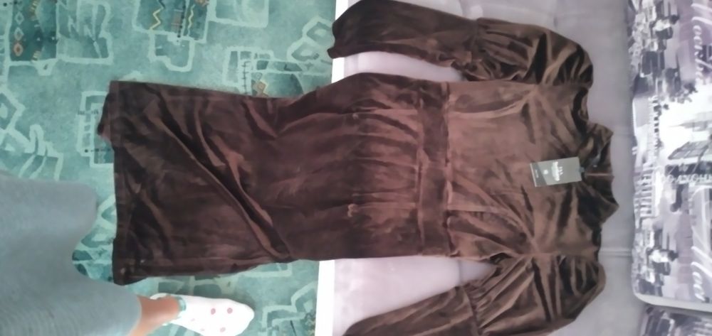 Платья велюровый