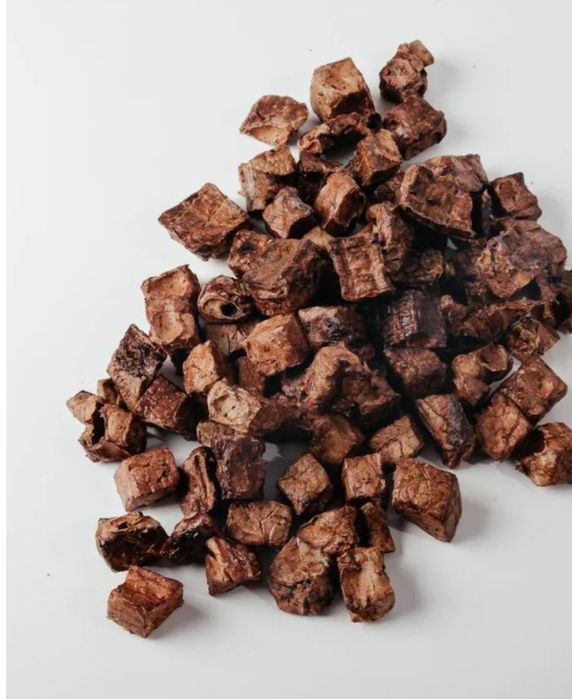 Лакомства для собак и кошек