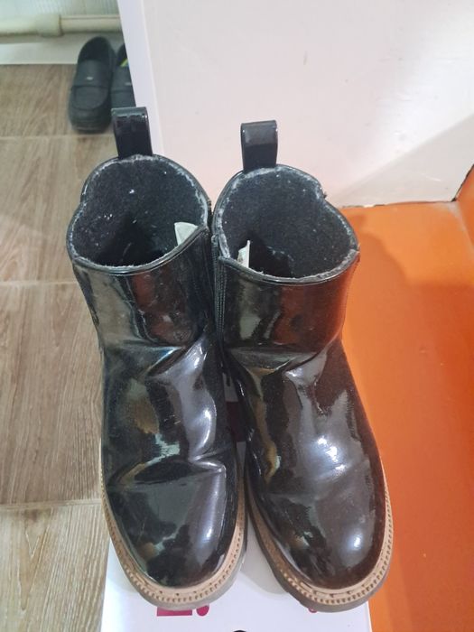 Продаются сапоги подростковые