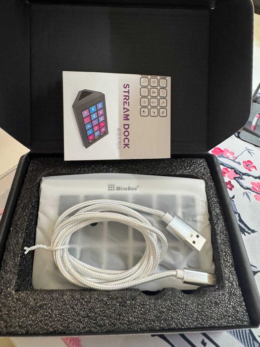 Продам Stream Dock (панель макро-кнопок для стрима и работы)