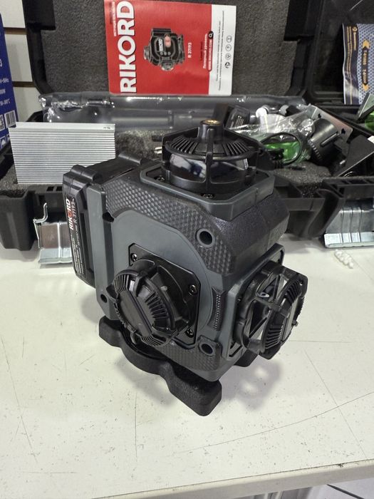 Лазерный уровень 4d  лазерний уровен