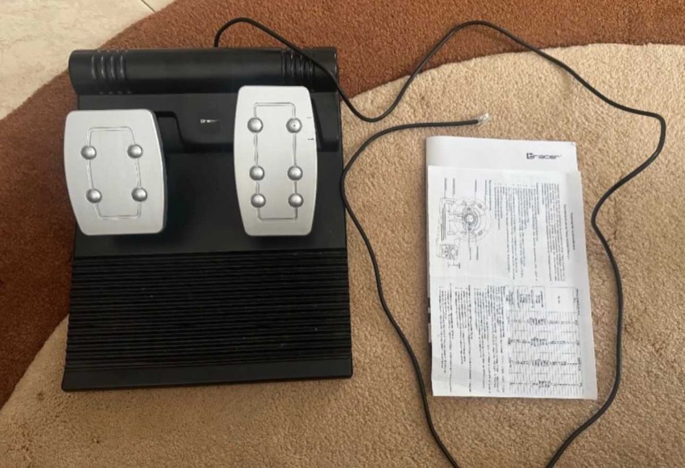 Геймърски волан с педали Tracer Roadster (PC/PS4/XBOX)-лека забележка