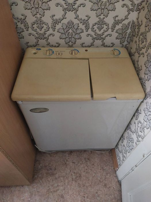 Продам стиралку 2000