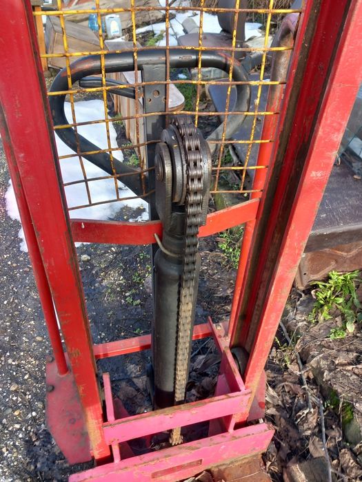 Хидравличен повдигач