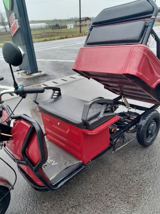 Triciclu apec4 preț 5000 negociabil