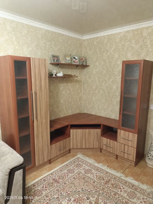 Стенка угловая в хорошем состоянии