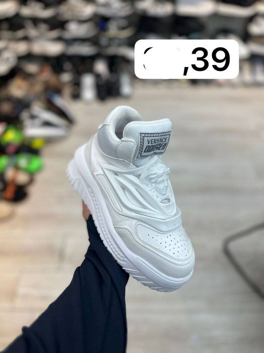 Adidași bărbați diferite modele