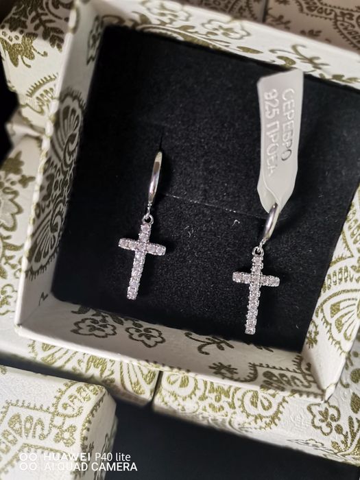 Шикарные серебряные серёжки крестики ,
