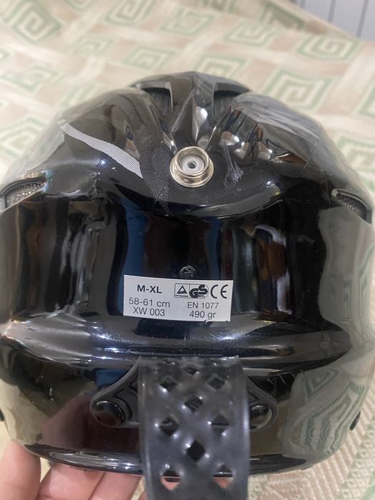 Продается горнолыжный шлем Uvex