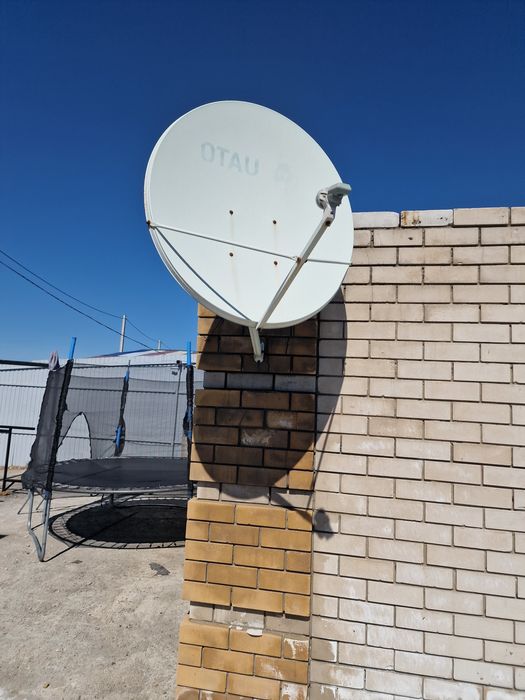 Продам спутниковую тарелку с ресивером.