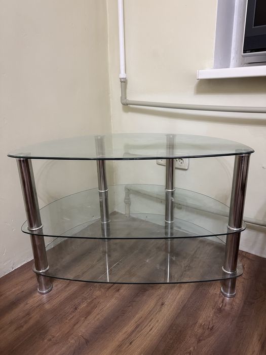 Стекляный стол для телевизора