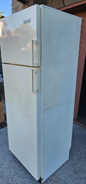 Хладилник BEKO с горен фризер /отделна камера/