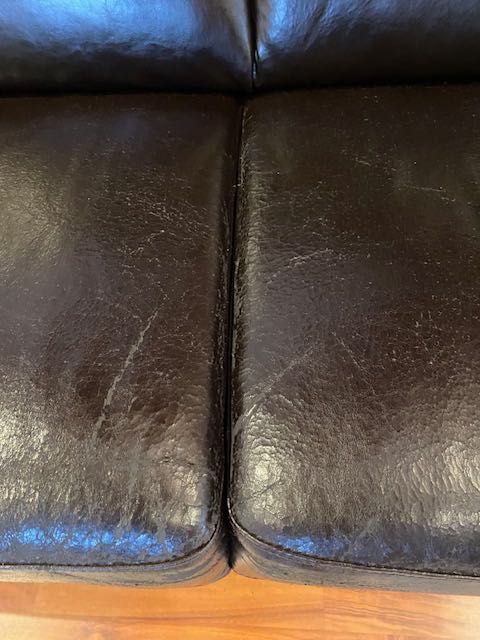 Canapea foarte frumoasa