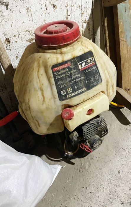 Опрыскиватель почти новый