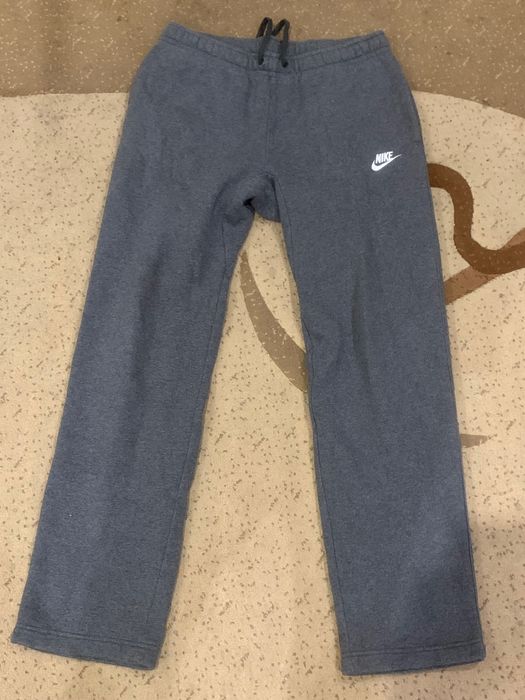 pantaloni nike gri