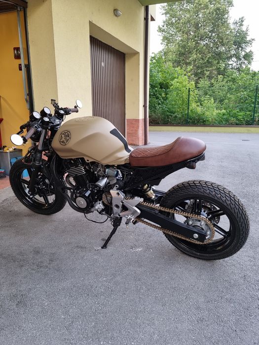 Cafe racer седалка за мотор / мотоциклет