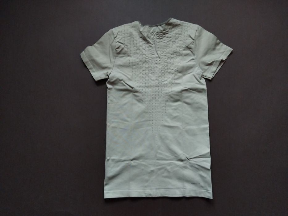 Nike L дамска тениска