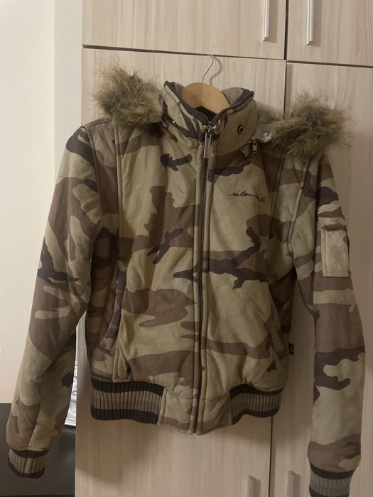 Много топло късо яке