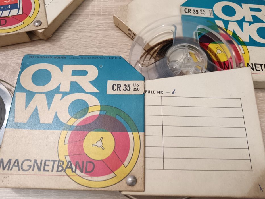 Benzi magnetofon cu cutie