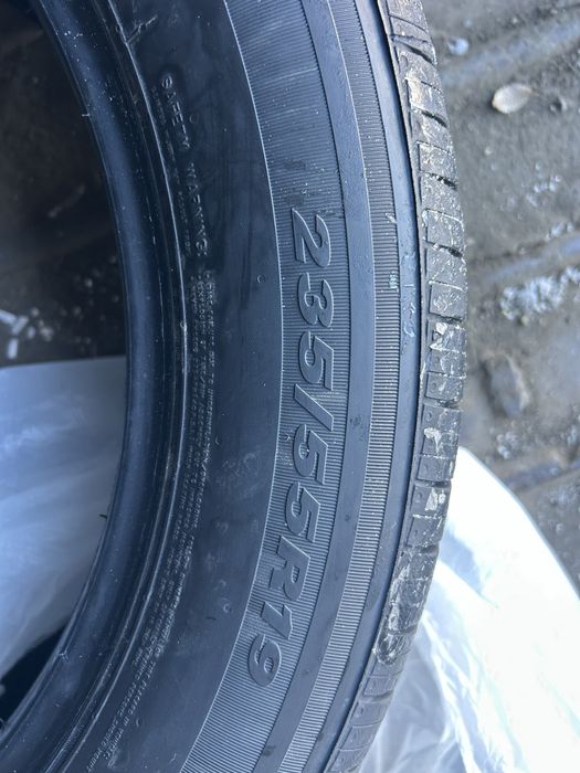 Продам резину 235/55/19