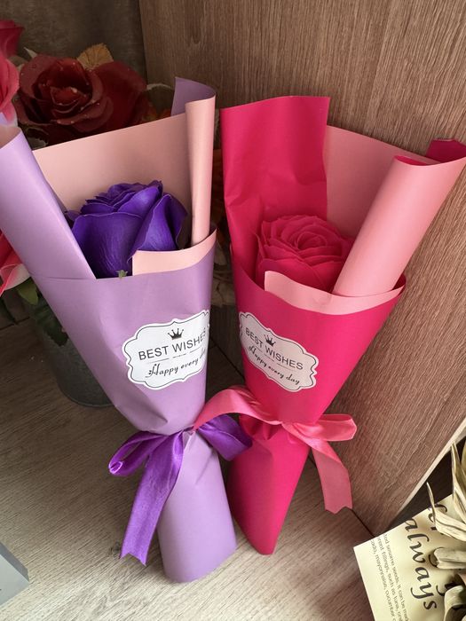 Мече в кутия и букети