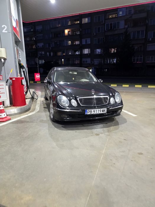 Mercedes E270 Avantgarde черен