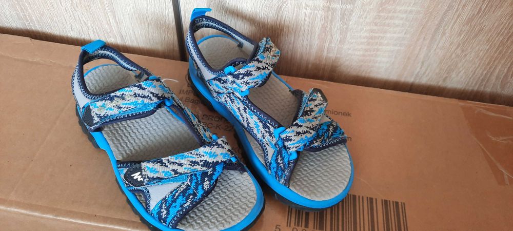 Sandale sport/ de drumeţie Quechua, marimea 32-33.