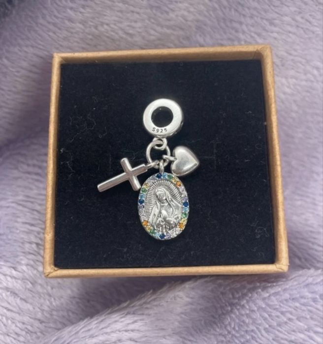 Charm Maica Domnului