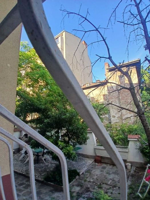 Продавам многостаен апартамент в широк център,  гр. София