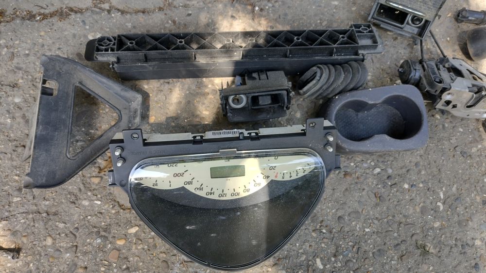 Donez cateva piese de MB A Class w168