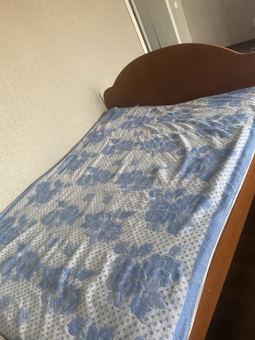 Продам двуспальную кровать 200*160